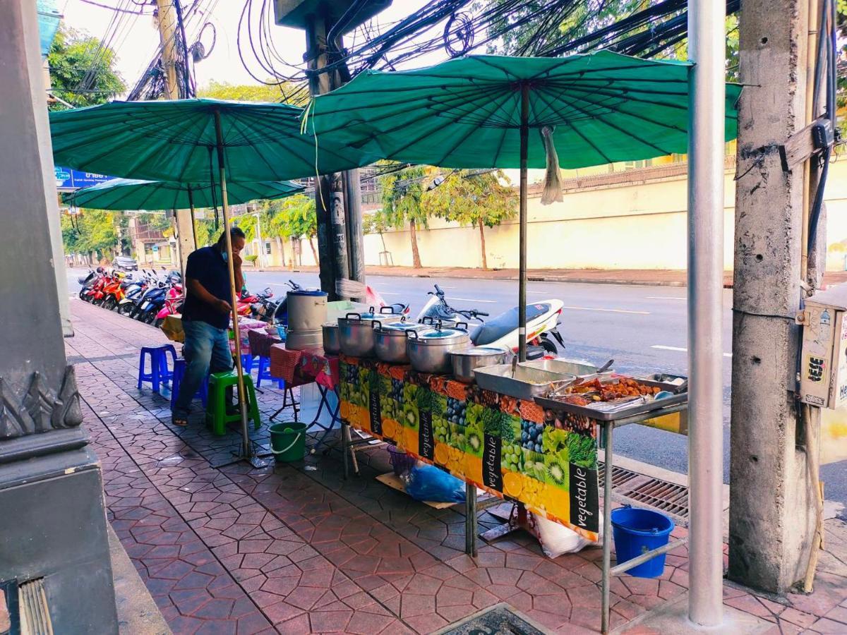 Bbhouse Phra Athit Hotel Bangkok Buitenkant foto