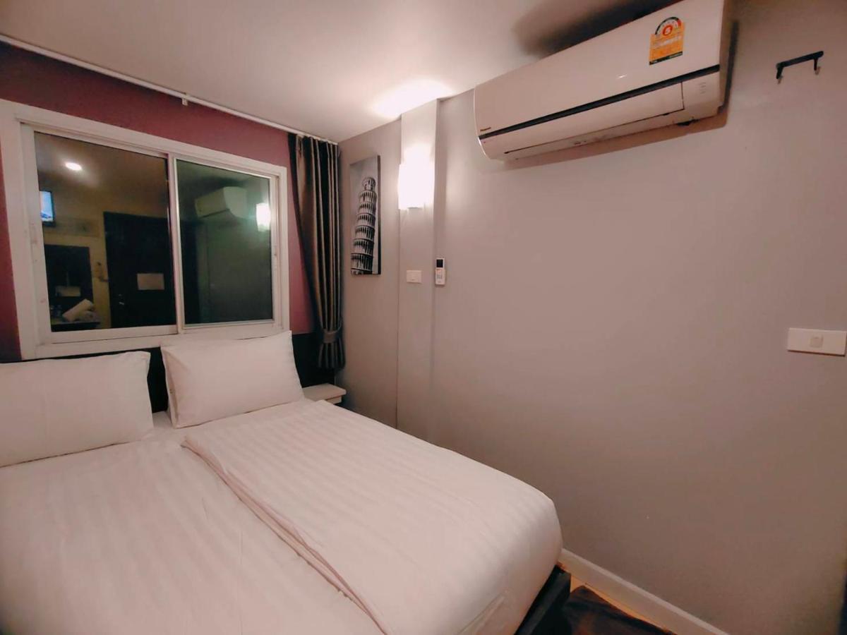Bbhouse Phra Athit Hotel Bangkok Buitenkant foto