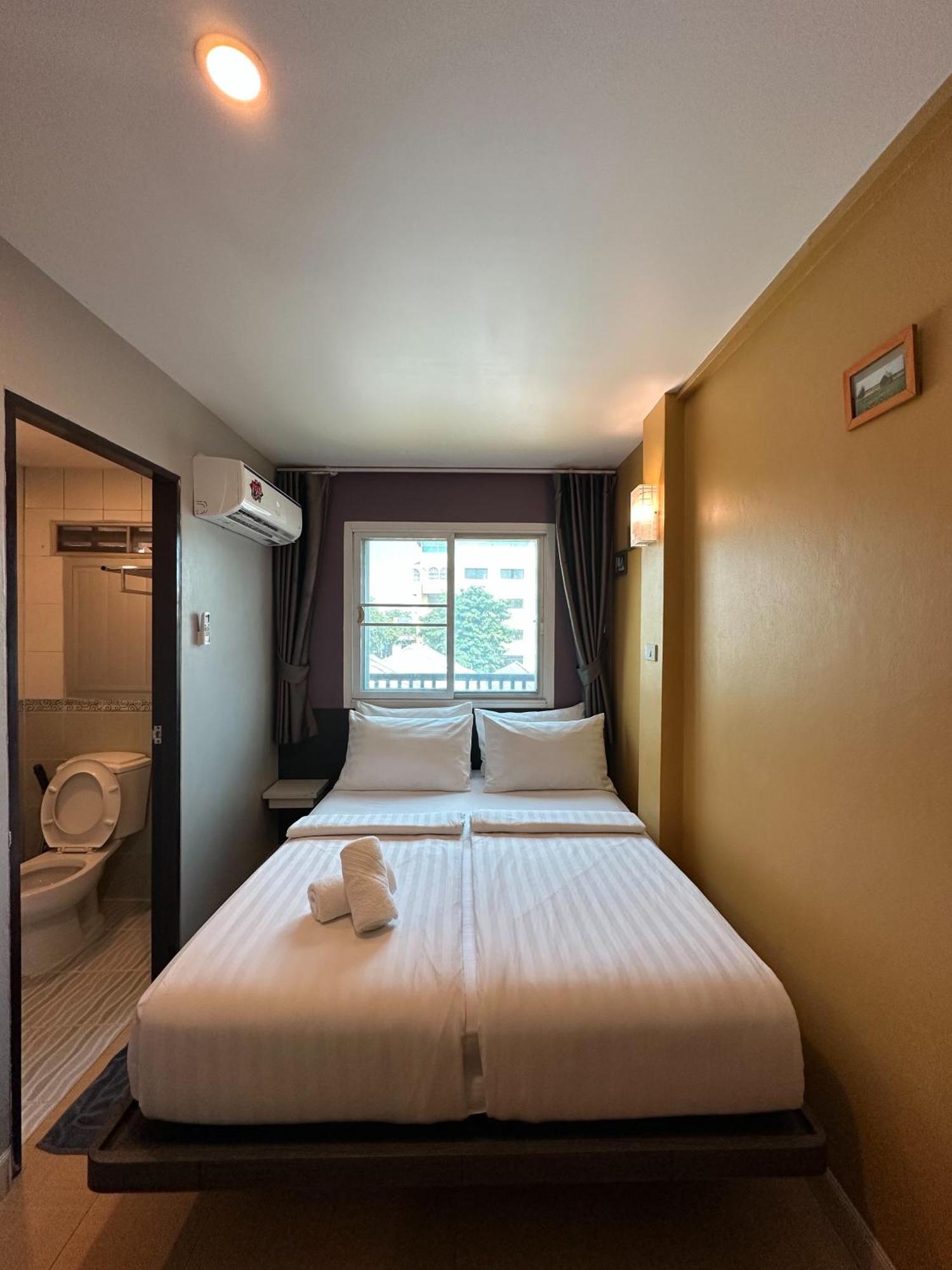Bbhouse Phra Athit Hotel Bangkok Buitenkant foto