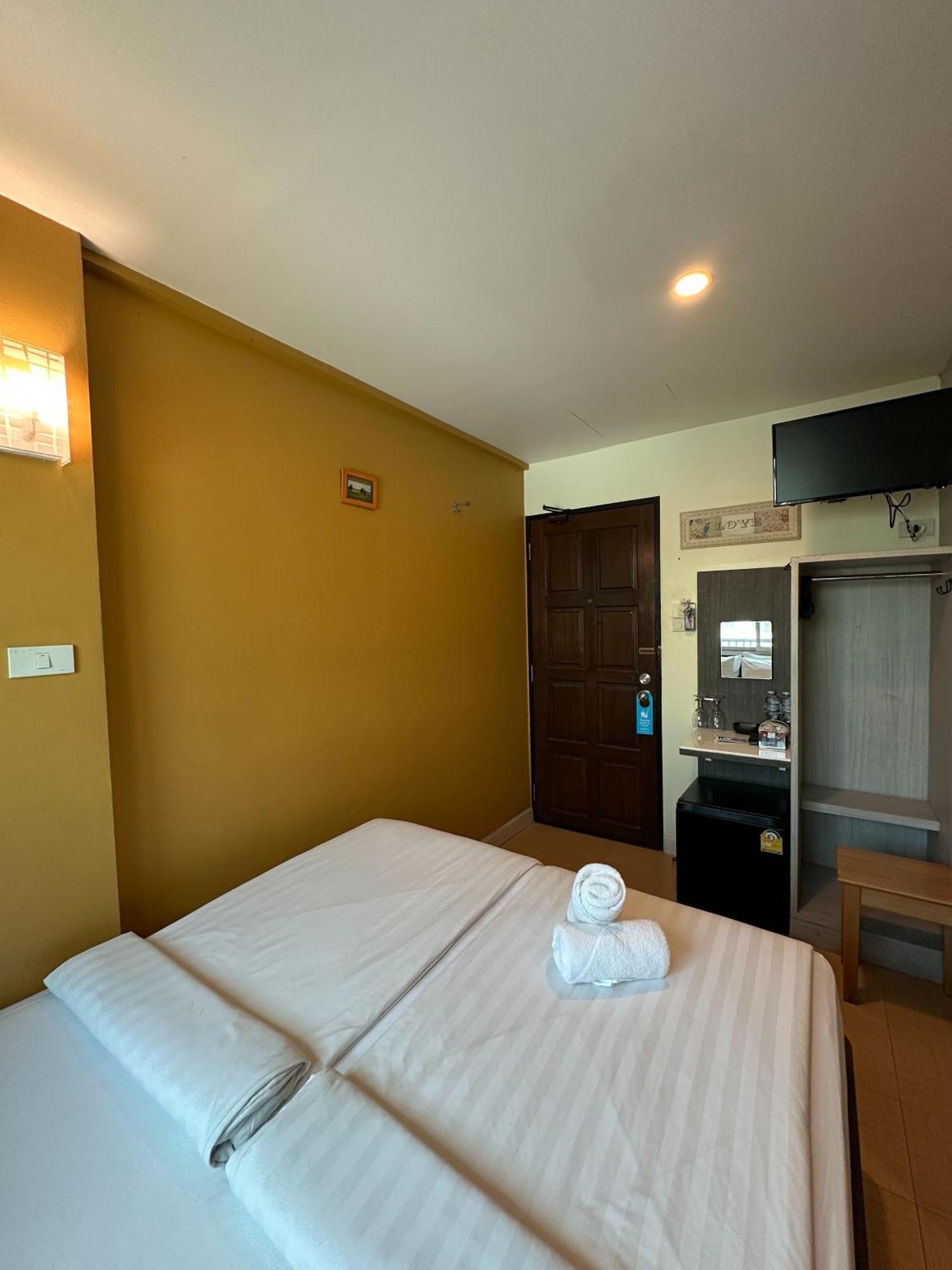 Bbhouse Phra Athit Hotel Bangkok Buitenkant foto